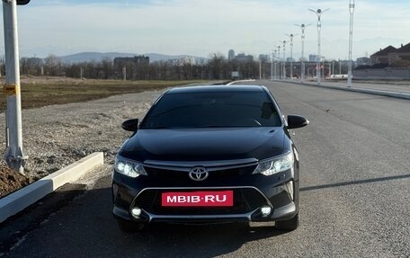 Toyota Camry, 2015 год, 2 150 000 рублей, 2 фотография