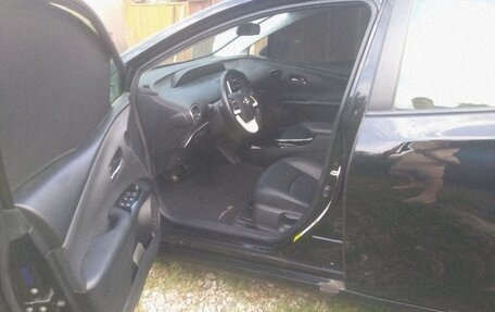 Toyota Prius IV XW50, 2018 год, 1 720 000 рублей, 5 фотография