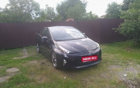 Toyota Prius IV XW50, 2018 год, 1 720 000 рублей, 2 фотография