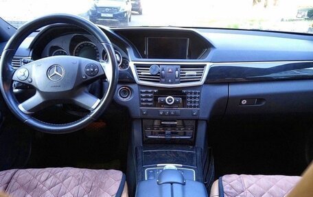 Mercedes-Benz E-Класс, 2010 год, 1 820 000 рублей, 5 фотография