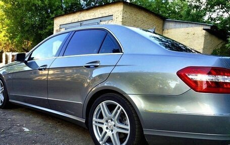 Mercedes-Benz E-Класс, 2010 год, 1 820 000 рублей, 7 фотография