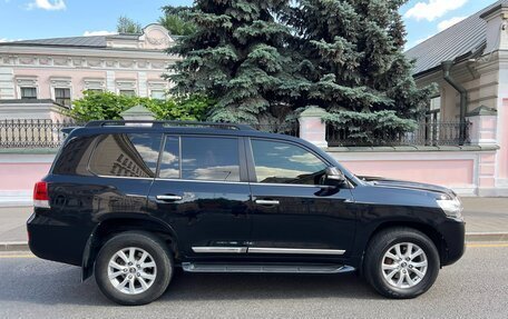 Toyota Land Cruiser 200, 2015 год, 5 500 000 рублей, 2 фотография