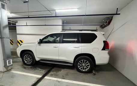 Toyota Land Cruiser Prado 150 рестайлинг 2, 2018 год, 6 000 000 рублей, 2 фотография