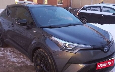 Toyota C-HR I рестайлинг, 2018 год, 2 200 000 рублей, 15 фотография