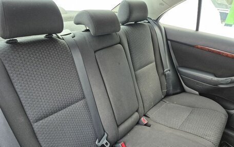 Toyota Avensis III рестайлинг, 2005 год, 579 000 рублей, 10 фотография