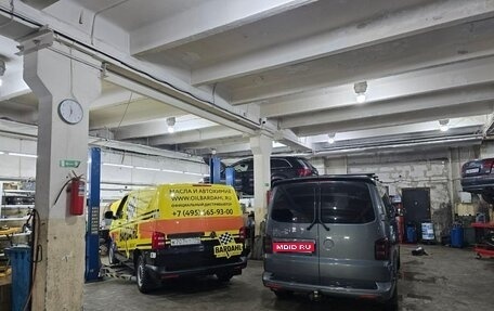 Volkswagen Multivan T6 рестайлинг, 2017 год, 4 000 000 рублей, 1 фотография