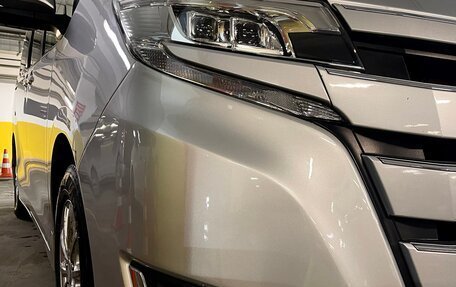 Toyota Noah III, 2017 год, 2 250 000 рублей, 2 фотография