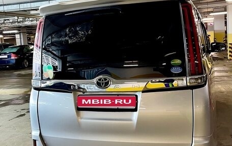 Toyota Noah III, 2017 год, 2 250 000 рублей, 7 фотография