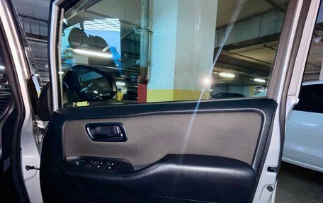 Toyota Noah III, 2017 год, 2 250 000 рублей, 13 фотография