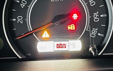 Toyota Noah III, 2017 год, 2 250 000 рублей, 12 фотография