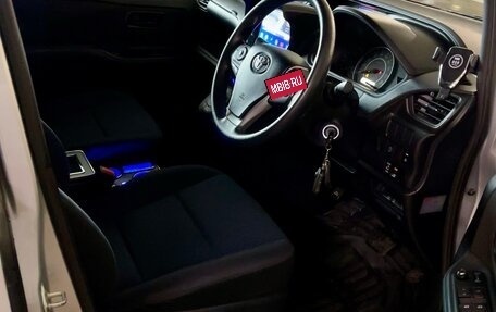 Toyota Noah III, 2017 год, 2 250 000 рублей, 17 фотография