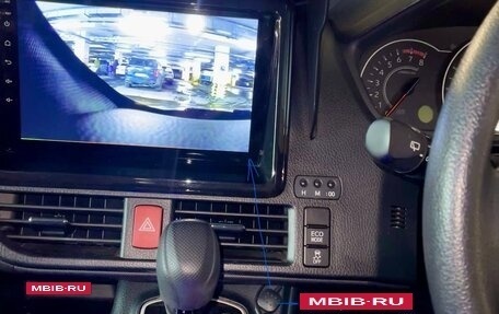 Toyota Noah III, 2017 год, 2 250 000 рублей, 14 фотография