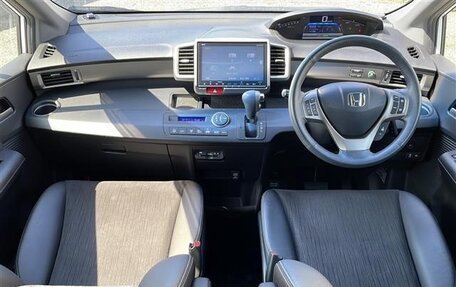 Honda Freed I, 2016 год, 819 000 рублей, 14 фотография