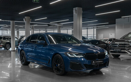 BMW 5 серия, 2021 год, 5 240 000 рублей, 2 фотография