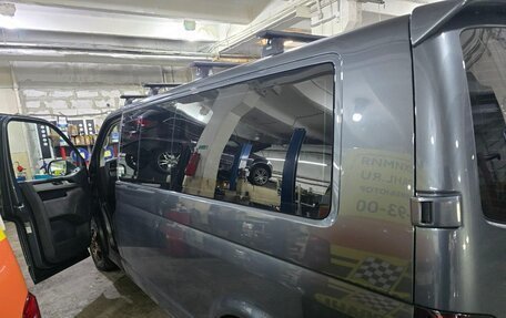 Volkswagen Multivan T6 рестайлинг, 2017 год, 4 000 000 рублей, 3 фотография