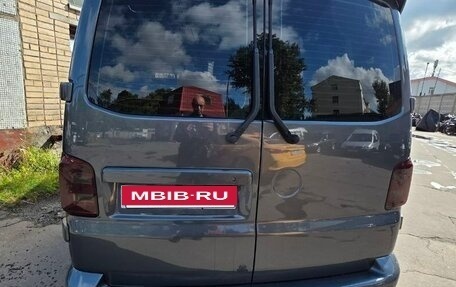 Volkswagen Multivan T6 рестайлинг, 2017 год, 4 000 000 рублей, 6 фотография