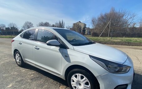 Hyundai Solaris II рестайлинг, 2017 год, 800 000 рублей, 2 фотография