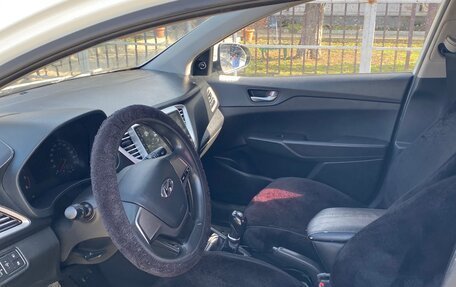 Hyundai Solaris II рестайлинг, 2017 год, 800 000 рублей, 6 фотография