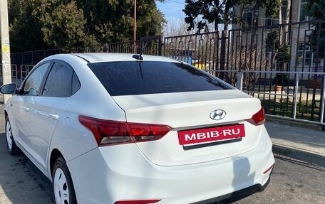 Hyundai Solaris II рестайлинг, 2017 год, 800 000 рублей, 5 фотография