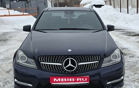 Mercedes-Benz C-Класс, 2012 год, 1 400 000 рублей, 2 фотография