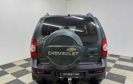 Chevrolet Niva I рестайлинг, 2018 год, 895 000 рублей, 5 фотография