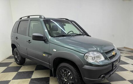 Chevrolet Niva I рестайлинг, 2018 год, 895 000 рублей, 3 фотография