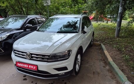 Volkswagen Tiguan II, 2018 год, 2 590 000 рублей, 1 фотография