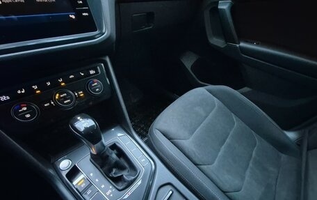 Volkswagen Tiguan II, 2018 год, 2 590 000 рублей, 7 фотография