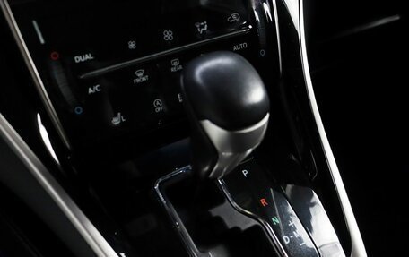 Toyota Harrier, 2016 год, 2 625 000 рублей, 13 фотография