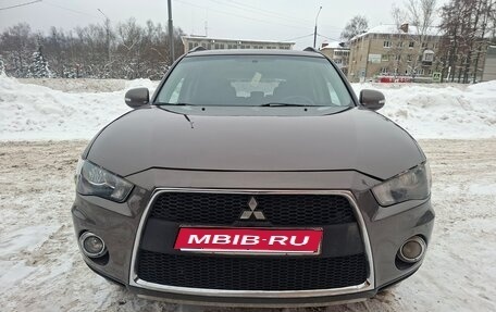 Mitsubishi Outlander III рестайлинг 3, 2011 год, 1 120 000 рублей, 1 фотография