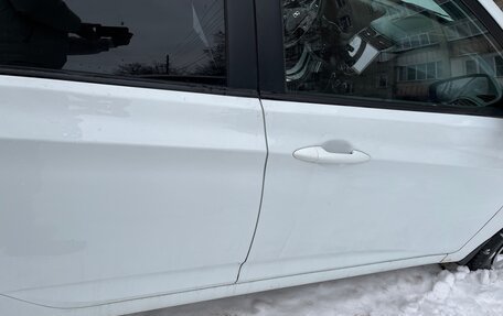 Hyundai Solaris II рестайлинг, 2013 год, 750 000 рублей, 15 фотография