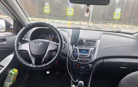 Hyundai Solaris II рестайлинг, 2016 год, 380 000 рублей, 5 фотография