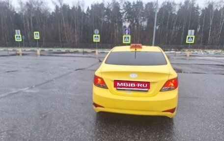 Hyundai Solaris II рестайлинг, 2016 год, 380 000 рублей, 2 фотография