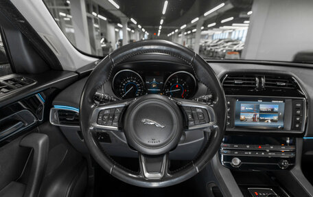 Jaguar F-Pace, 2018 год, 2 430 000 рублей, 10 фотография