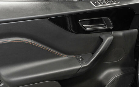 Jaguar F-Pace, 2018 год, 2 430 000 рублей, 14 фотография