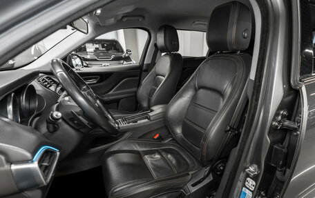 Jaguar F-Pace, 2018 год, 2 430 000 рублей, 9 фотография