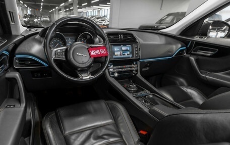 Jaguar F-Pace, 2018 год, 2 430 000 рублей, 7 фотография