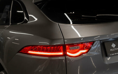 Jaguar F-Pace, 2018 год, 2 430 000 рублей, 23 фотография