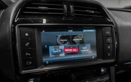 Jaguar F-Pace, 2018 год, 2 430 000 рублей, 19 фотография