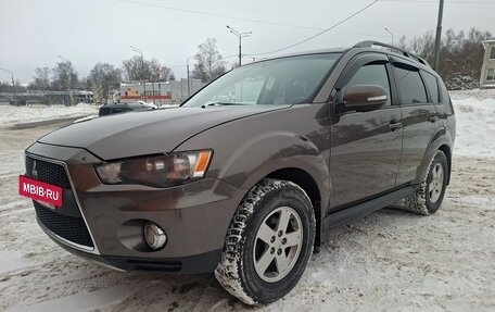 Mitsubishi Outlander III рестайлинг 3, 2011 год, 1 120 000 рублей, 2 фотография