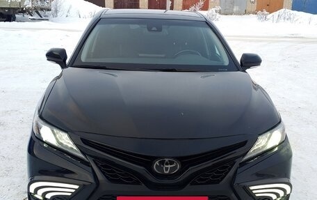 Toyota Camry, 2021 год, 3 900 000 рублей, 3 фотография