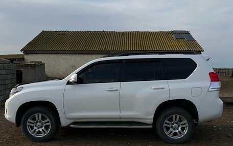 Toyota Land Cruiser Prado 150 рестайлинг 2, 2010 год, 2 520 000 рублей, 3 фотография