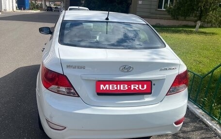 Hyundai Solaris II рестайлинг, 2014 год, 900 000 рублей, 5 фотография