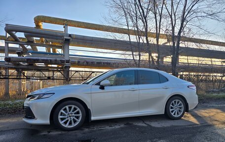 Toyota Camry, 2021 год, 3 000 000 рублей, 2 фотография