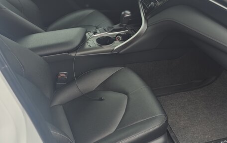 Toyota Camry, 2021 год, 3 000 000 рублей, 6 фотография