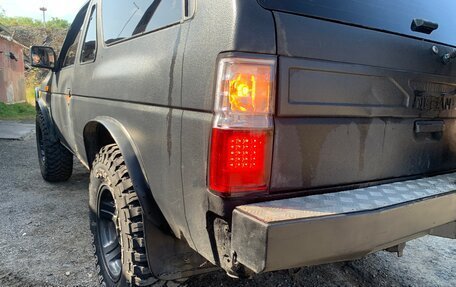 Nissan Terrano II рестайлинг, 1993 год, 530 000 рублей, 15 фотография