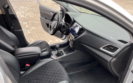 Hyundai Solaris II рестайлинг, 2018 год, 1 150 000 рублей, 9 фотография