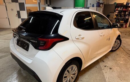 Toyota Yaris XP150 рестайлинг, 2021 год, 1 260 000 рублей, 7 фотография