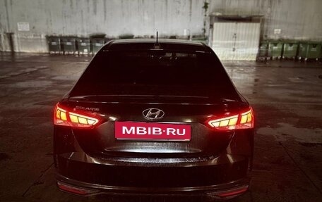 Hyundai Solaris II рестайлинг, 2021 год, 2 100 000 рублей, 1 фотография