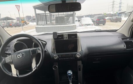 Toyota Land Cruiser Prado 150 рестайлинг 2, 2010 год, 2 700 000 рублей, 8 фотография